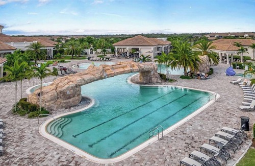Braden River Condominio | Piper View at Lakewood National: A beautiful golf condo 30 mins to the beach ⛳🏖