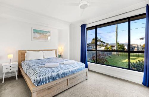 Culburra Beach Casa | Pipers Spot - Pet Friendly - Fireplace with Swimming Pool