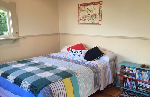 Riverton Casa | Pipi Point (Beach cottage, 50 metres from shore)