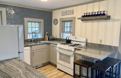 Barnstable County Cabaña | Piping Plover-A Classic Cape Cottage