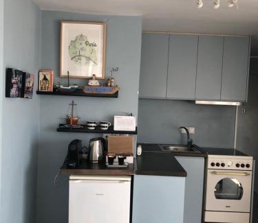 Pasalimani Apartamento | Piraeus Apartment with Endless View