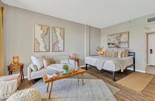 Fort Walton Beach Hotel | Pirates Bay A208