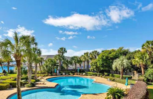 Fort Walton Beach Hotel | Pirates Bay A208