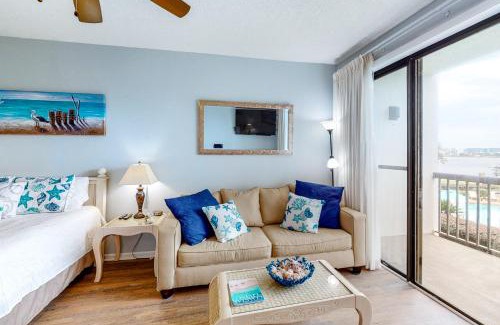 Fort Walton Beach Hotel | Pirates Bay A215