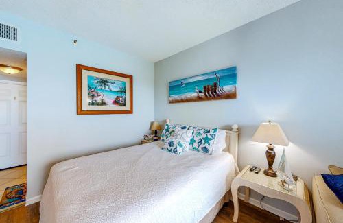 Fort Walton Beach Hotel | Pirates Bay A215
