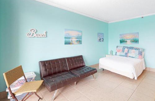 Fort Walton Beach Hotel | Pirates Bay A210