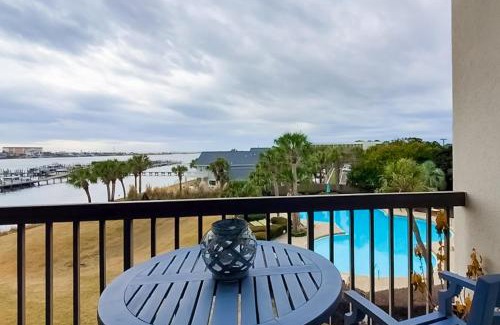Fort Walton Beach Hotel | Pirates Bay A304