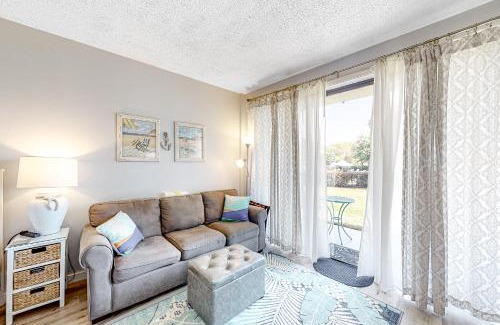 Fort Walton Beach Hotel | Pirates Bay B102