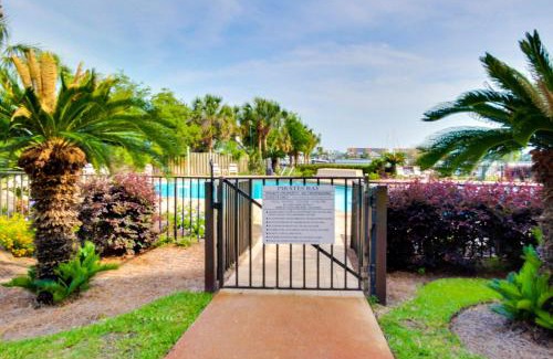 Fort Walton Beach Hotel | Pirates Bay B206