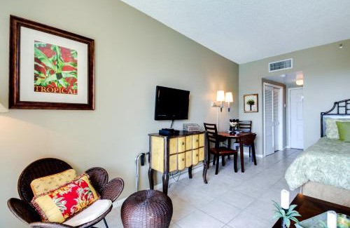 Fort Walton Beach Hotel | Pirates Bay B206