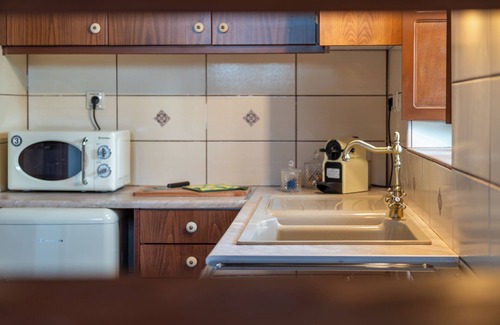 Kos Casa | Pirgali Stone House! a romantic Greek House with all hotel amenities!