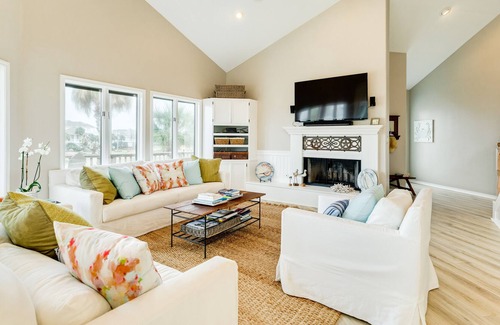 Pirates Beach West Casa | Pirivate Beachside Home w/ Gulf Views, Wrap-Around Deck, Bright & Airy Interior