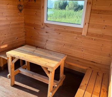 Baltic Sea Otro | Pirtelė ant tvenkinio kranto