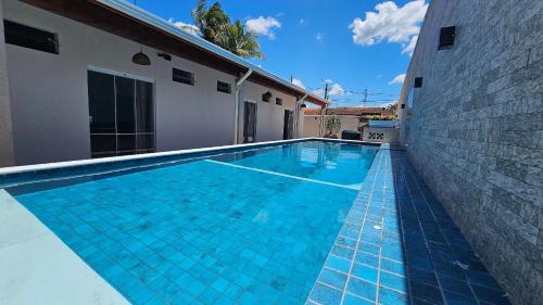 Tupy Casa | Piscina Aquecida, 4 Suítes, Bilhar, Área Gourmet
