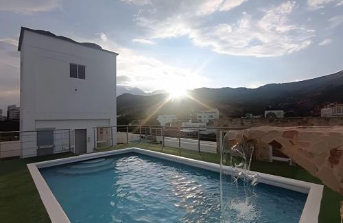 Cali Apartamento | Piscina, jacuzzi y vista 360, en La Flora, Cali