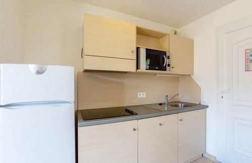 Saint-Nic Condominio | Hébergement cosy + Piscine intérieure chauffée | À seulement une petite promenade de la plage