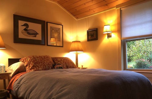 Westmore Cabaña | Pisgah Cottage perched on the waters edge of Lake Willoughby