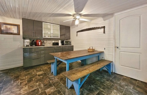 Canton Casa | Pisgah Creek Retreat- Escape to nature. Secluded- Creekside, Well Equip- WiFi