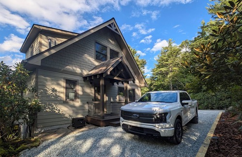 Newland Cabina | Pisgah Forest: 3 BR/3BA, Hot Tub, Wood Stove, Patio, Firepit, Grill, EV Charger