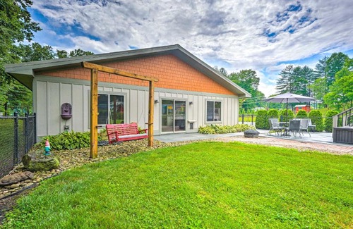 Pisgah Forest Casa | Pisgah Forest Farm Home Outdoor Pool and Games