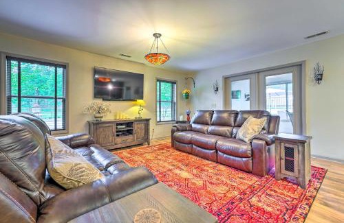 Pisgah Forest Casa | Pisgah Forest Farm Home Outdoor Pool and Games