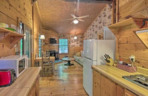 Barnardsville Casa | Pisgah Forest The Oak Cabin with Deck by Creek