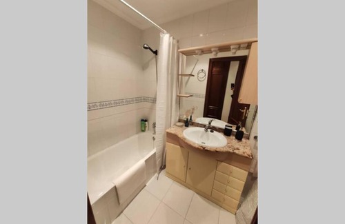 Baiona Apartamento | Piso Céntrico con Terraza y Garaje Para Tu Familia