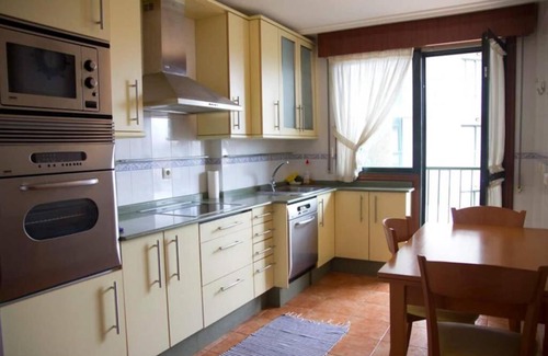 Baiona Apartamento | Piso Céntrico con Terraza y Garaje Para Tu Familia