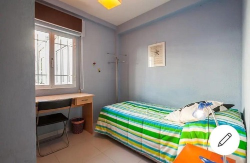 Fontanal-Maria Auxiliadora-Carretera de Carmona Casa | PISO CON BUENA RED WIFFI FIBRA ÓPTICA Alquiler de habitaciones