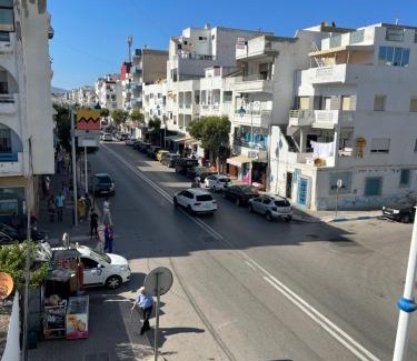 Martil Apartamento | Piso Moderno cerca del Mar, Fibra óptica y Aire Acondicionado