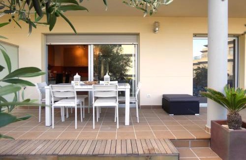 Llanca Apartamento | Piso moderno con terraza, jardín, piscina y WiFi, a 400m de la playa en Llançà - ES-228-137