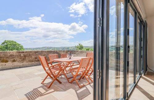 Honiton Casa | Pit Close