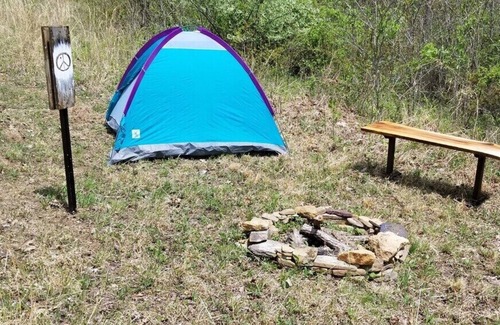 Laurelville Alquiler De RV | Pitch a Tent or Park a 20 ft or Smaller Camper at Camp Peace Hocking Hills