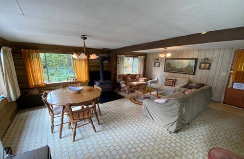 Metro Vancouver Regional District Cabina | Pitt Lake Cabin - Boat Access Only