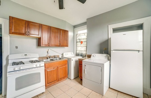 Ross Township Apartamento | Expansivo Pittsburgh Apt - ¡11 minutos al centro!
