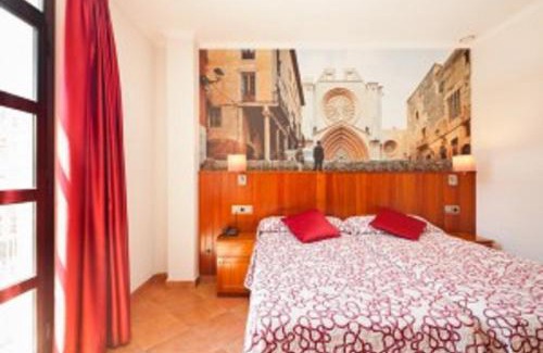 Centro histórico Hotel | Plaça De La Font