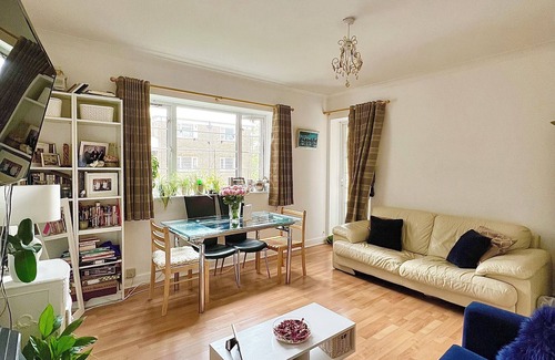 Mapesbury Apartamento | Place to Chill, Zone 2, London. 5 min Walk from Tube. Great Connections