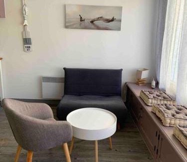 Houlgate Casa | Plage et commerces à 50m, sans télé pour déconnecter !