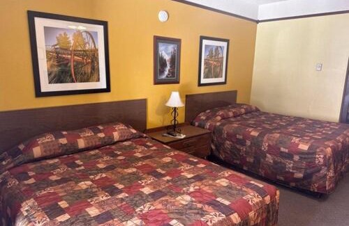 Douglas Hotel | Plains motel