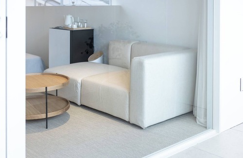 Gifu Casa | Plan for up to 2 people A minimalist space with / Gifu Gifu