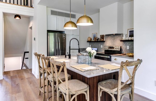 Shelter Island Heights Casa | Plan Your Perfect Summer Escape: Walk to Crescent Beach and to Pridwin!