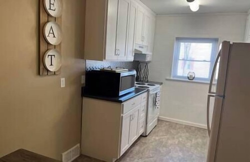Hermann Apartamento | Plane Suite at Brickhouse Inn