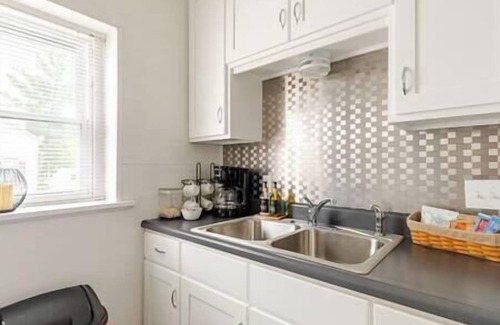 Hermann Apartamento | Plane Suite at Brickhouse Inn