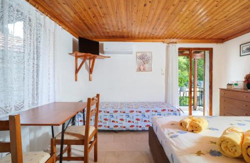 Kinyra Apartamento | Plane TREE