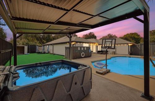 Plano Casa | Plano Perfect Getaway - Pool Hot Tub BBQ Grill