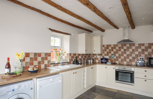 Llanddaniel Fab Cabaña | PLAS CEFN MAWR, admite mascotas en Llanedwen, Ref 1008976