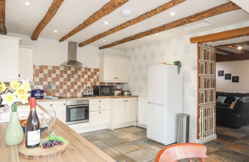 Llanddaniel Fab Cabaña | PLAS CEFN MAWR, admite mascotas en Llanedwen, Ref 1008976