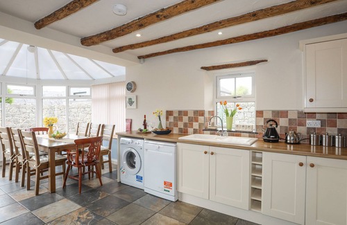 Llanddaniel Fab Cabaña | PLAS CEFN MAWR, admite mascotas en Llanedwen, Ref 1008976