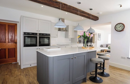 Saint Asaph Cabaña | PLAS COCH, pet friendly, character holiday cottage in St Asaph
