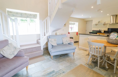 Holywell Cabaña | Plas Tirion Cottage, Mostyn